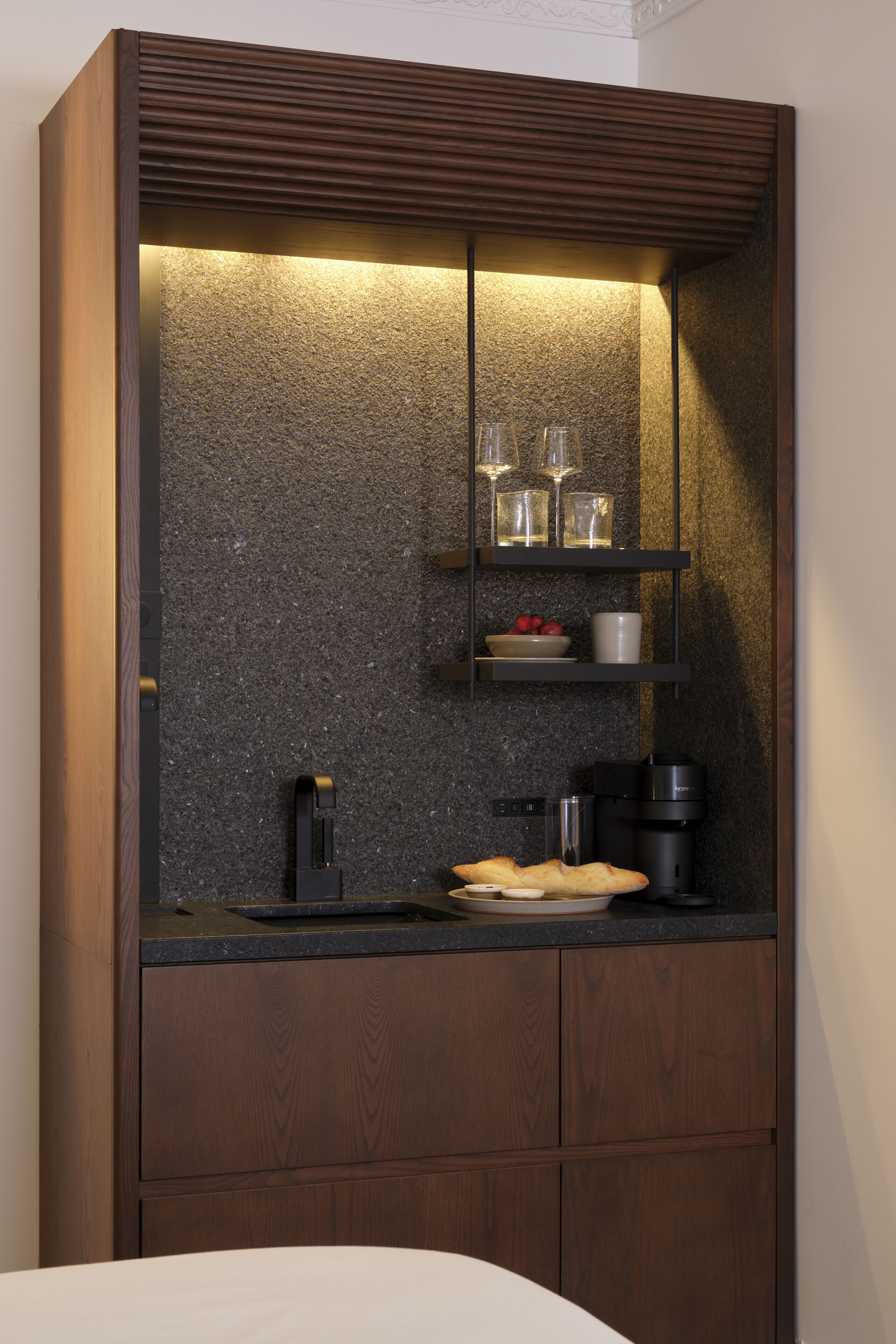 1 bedroom, frette italian sheets, premium bedding, free minibar items