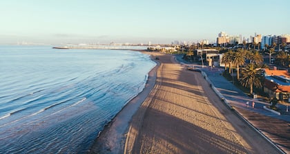 Nomads St Kilda Hostel