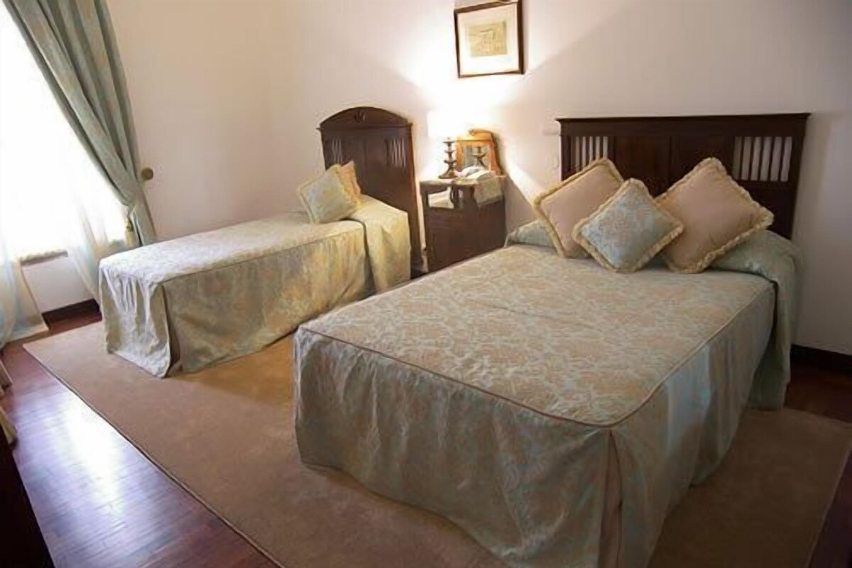 Familien-Doppel- oder -Zweibettzimmer