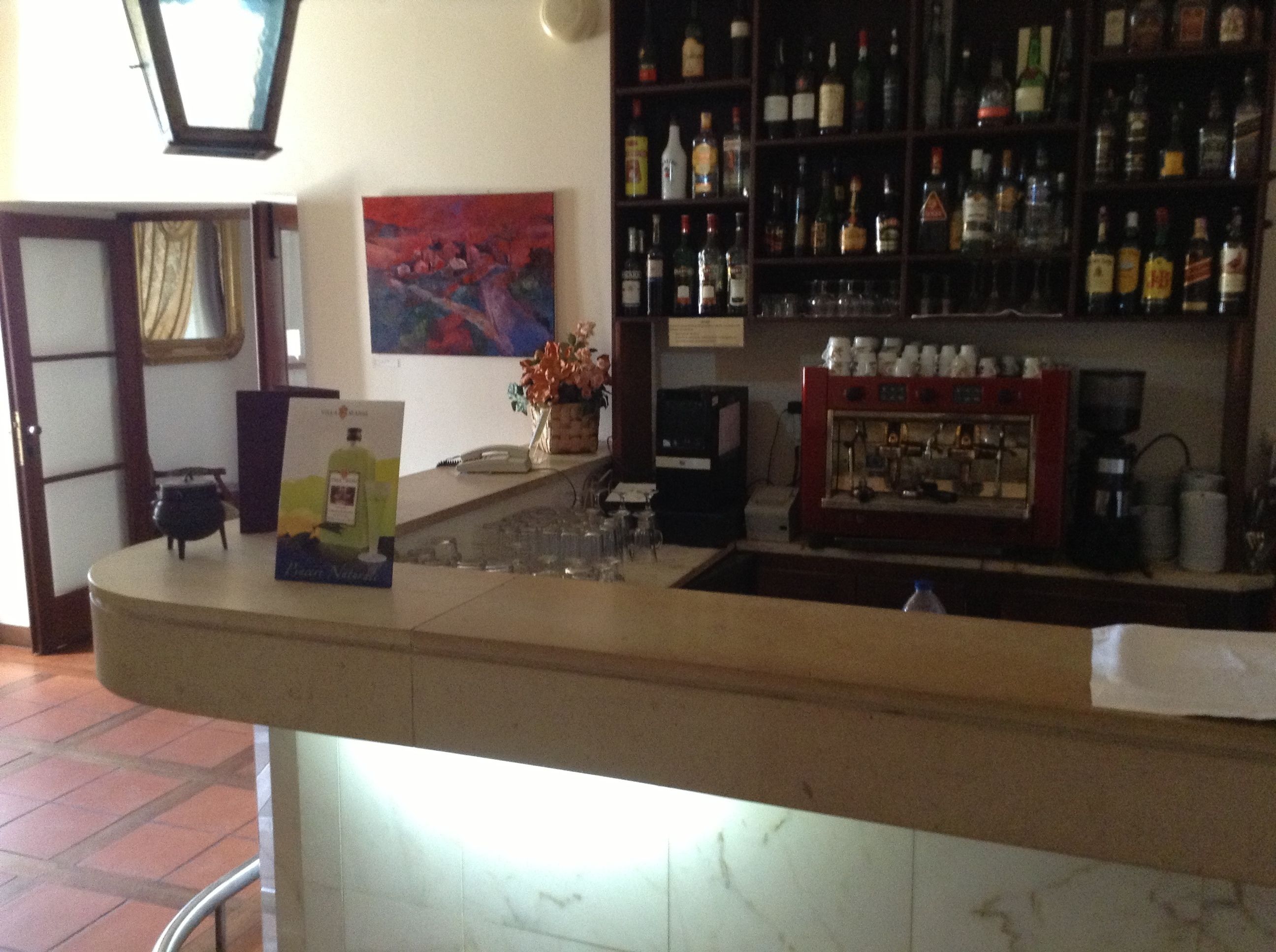 poolside views, serves lunch