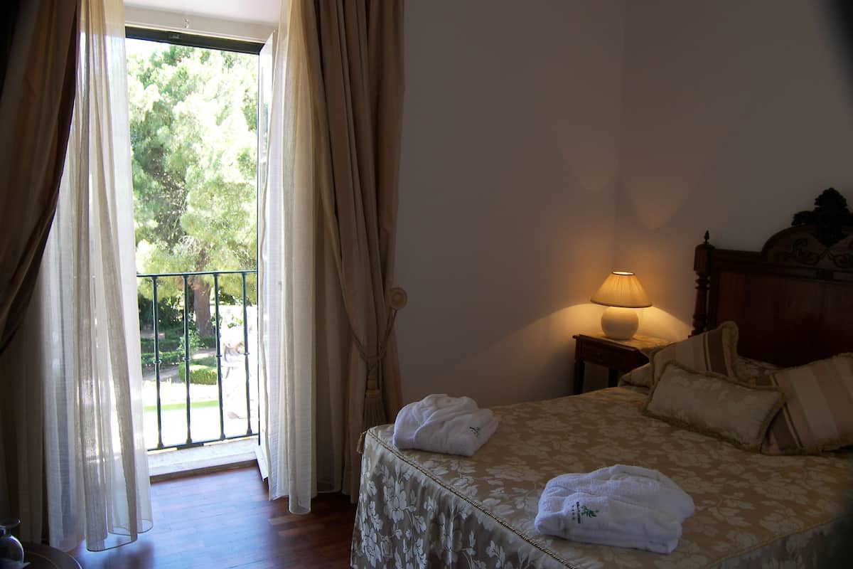 1 bedroom, minibar, in-room safe, desk