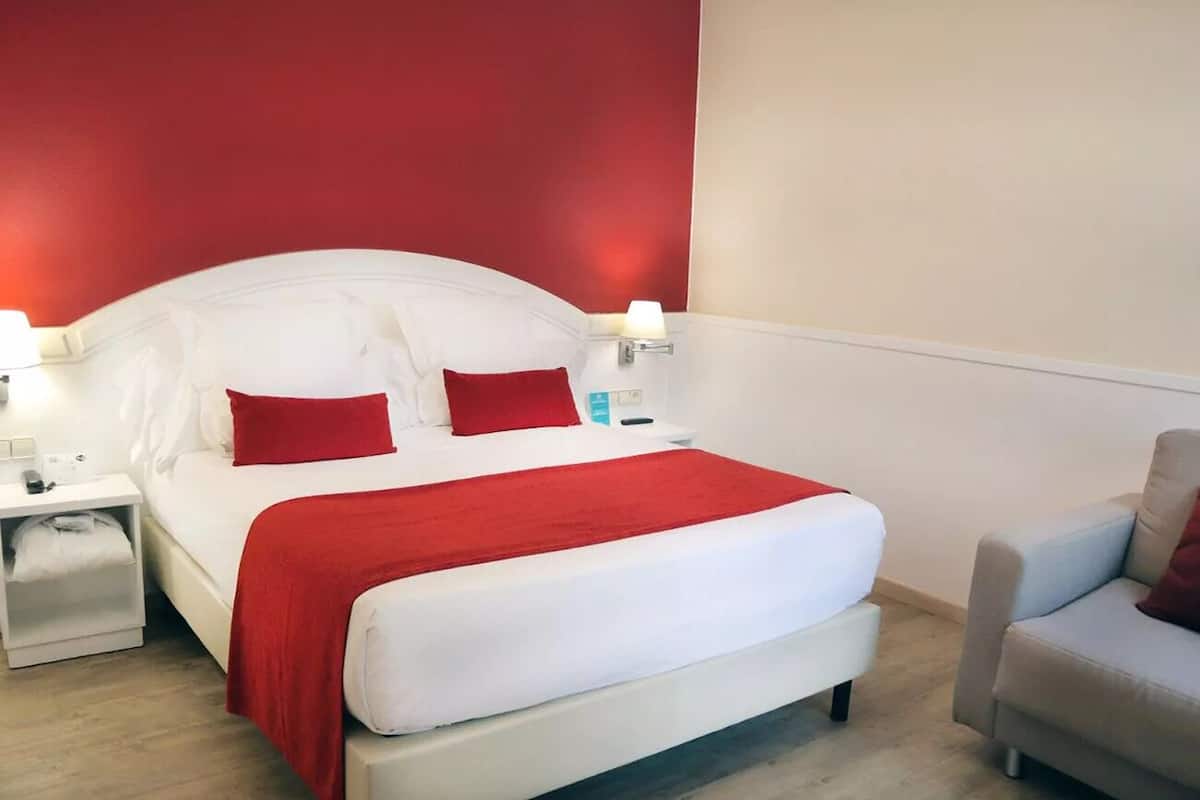 Quarto família | Frigobar, cofres nos quartos, escrivaninha, Wi-Fi de cortesia