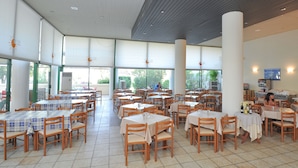 Breakfast, lunch and dinner served - Kalithea Sun & Sky (Rhodes)