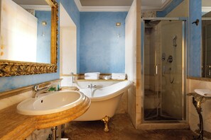 Classic Room, 2 Queen Beds | Bathroom | Free toiletries, hair dryer, bidet, towels - ROMANICO PALACE LUXURY HOTEL & SPA (Rome)
