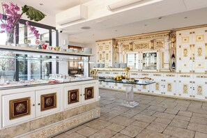 Daily buffet breakfast for a fee -  ROMANICO PALACE LUXURY HOTEL & SPA (Rome)