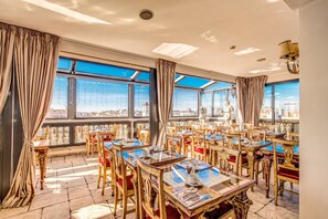 Daily buffet breakfast for a fee