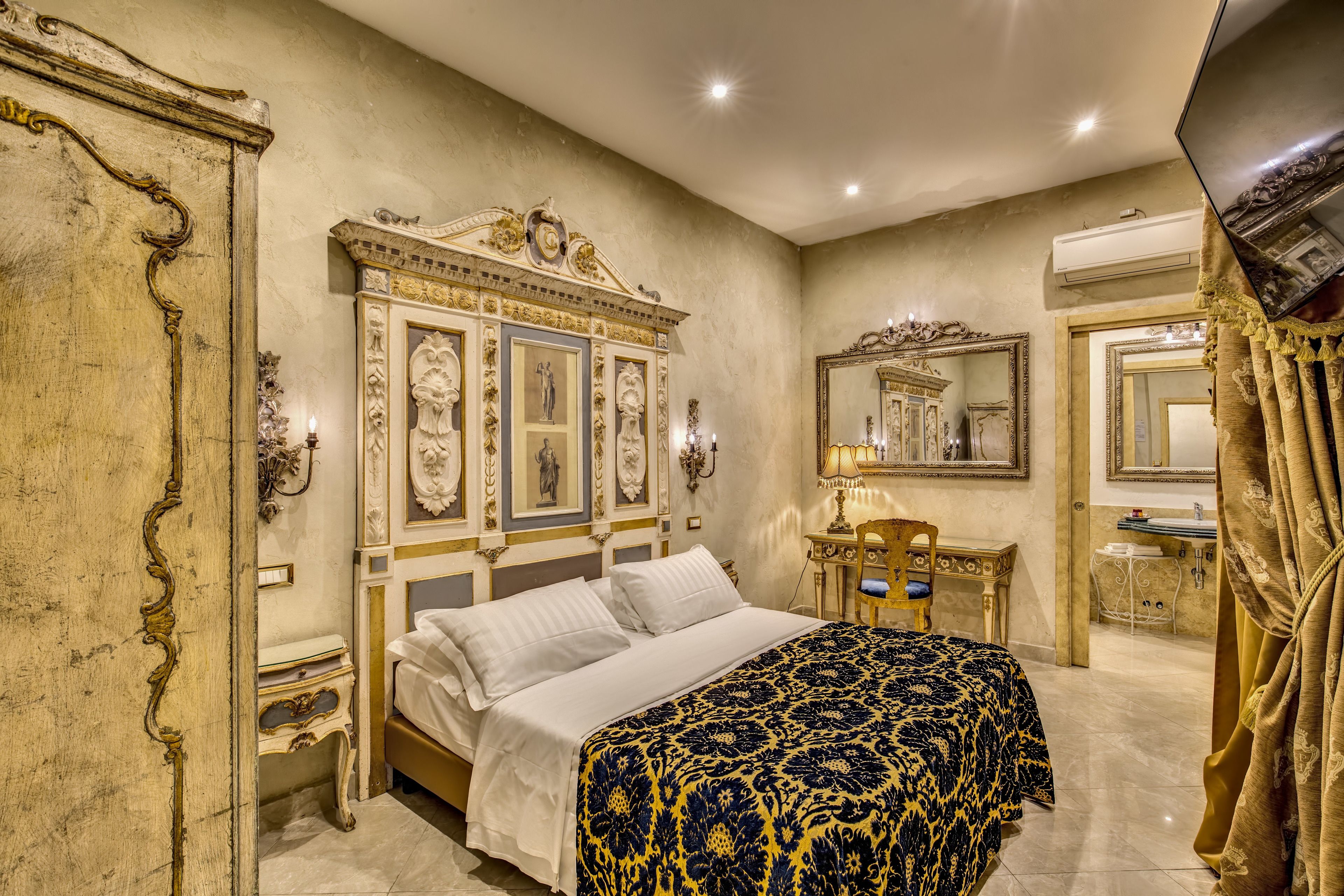 ROMANICO PALACE LUXURY HOTEL & SPA Rome interior view 8