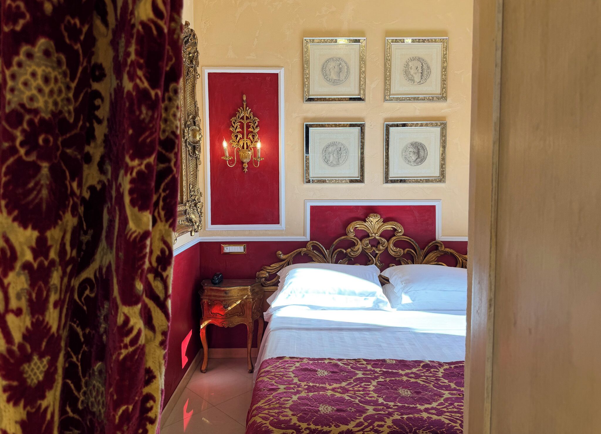 Junior Suite | Premium bedding, minibar, in-room safe, individually decorated