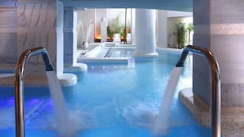 Couples treatment room(s), sauna, hot tub, steam room