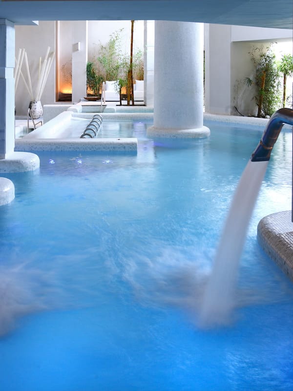 Couples treatment rooms, sauna, hot tub, steam room, Turkish bath