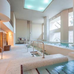 Couples treatment rooms, sauna, hot tub, steam room, Turkish bath