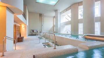 Couples treatment rooms, sauna, hot tub, steam room, Turkish bath