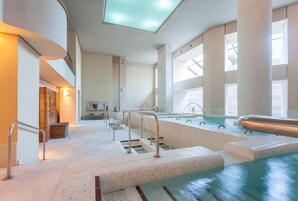 Salas de tratamientos para parejas, sauna, bañera de hidromasaje 