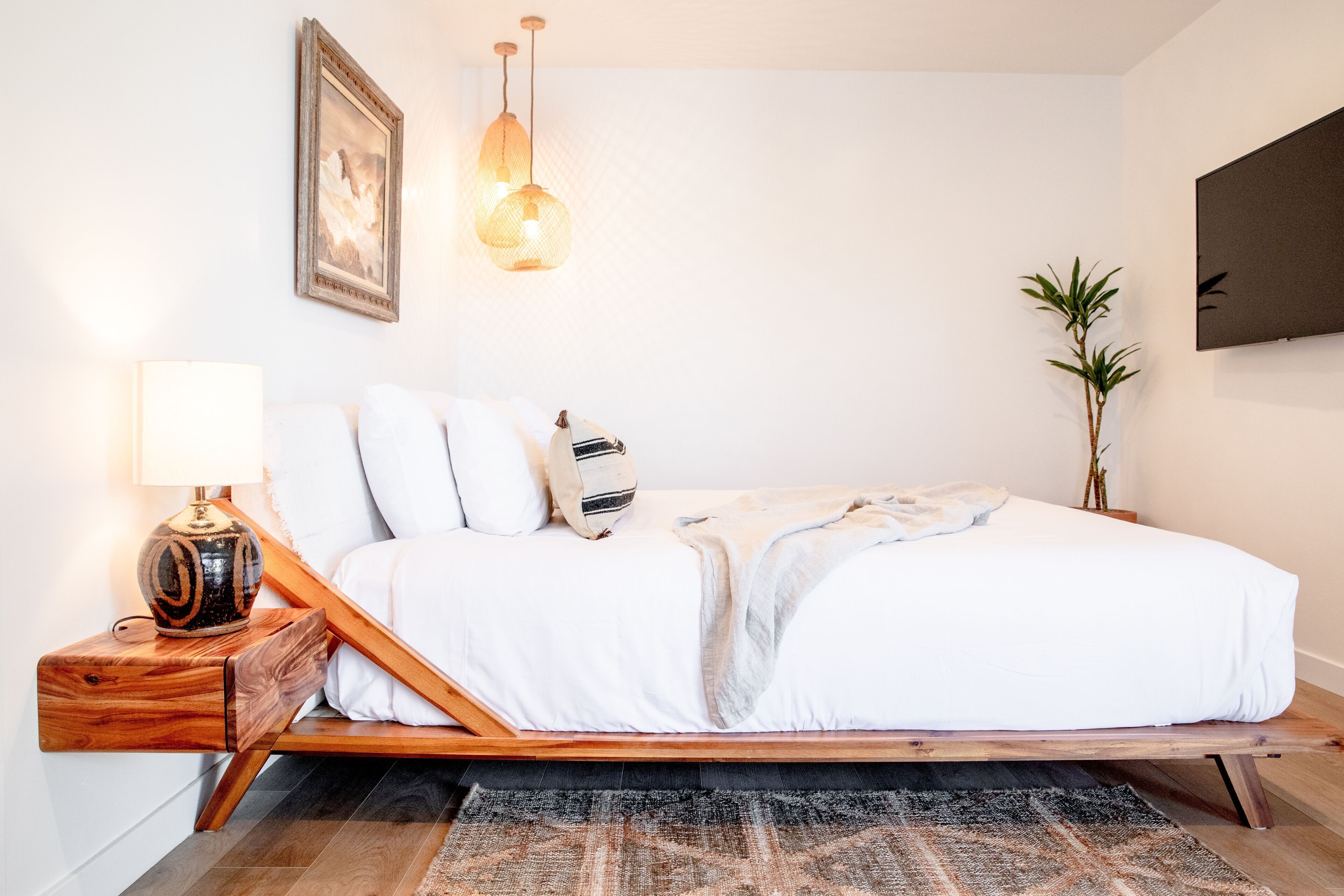 Premium bedding, pillowtop beds, minibar, desk
