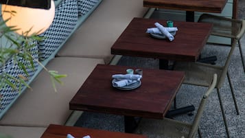 Der serveres aftensmad