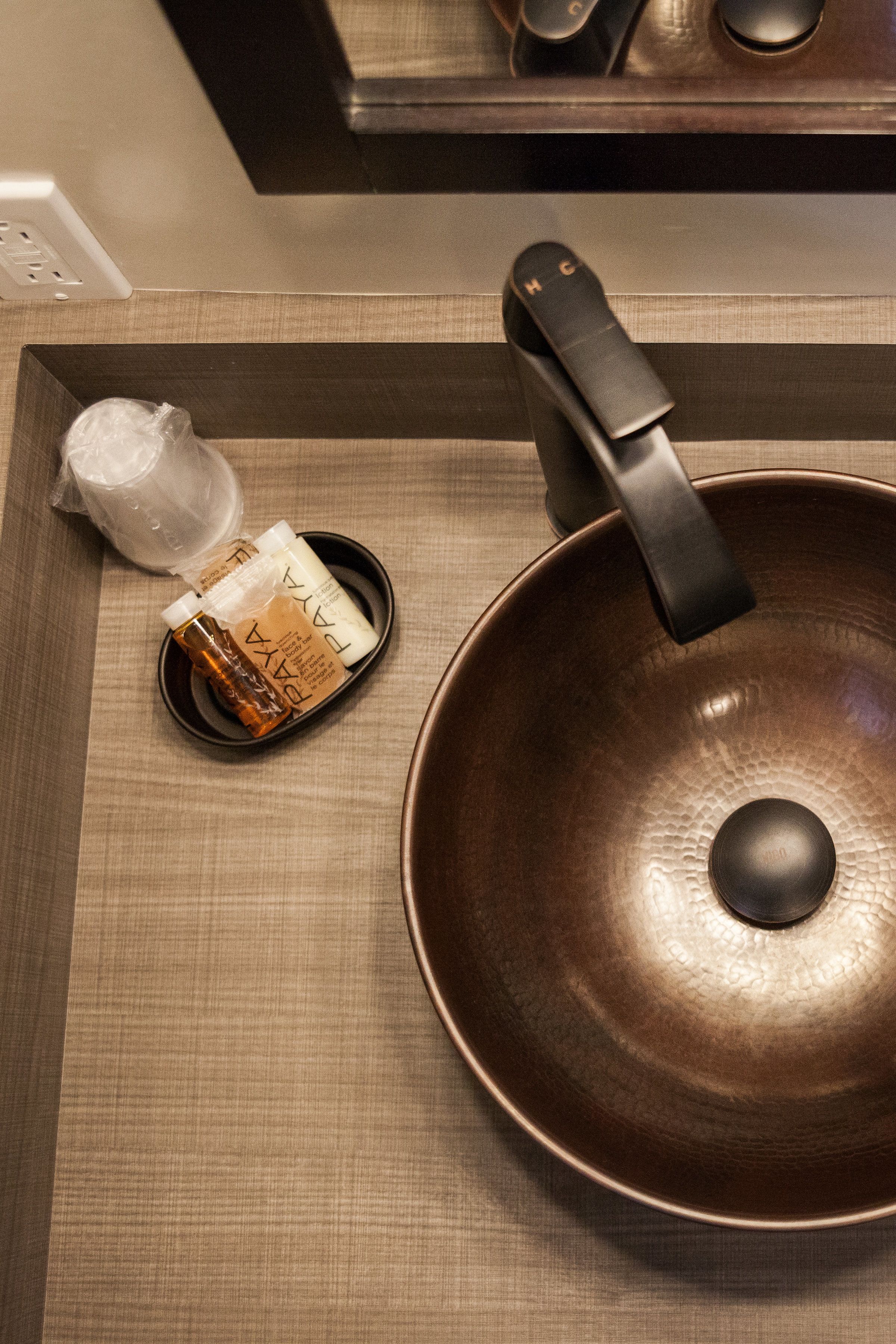 shower, rainfall showerhead, free toiletries, hair dryer