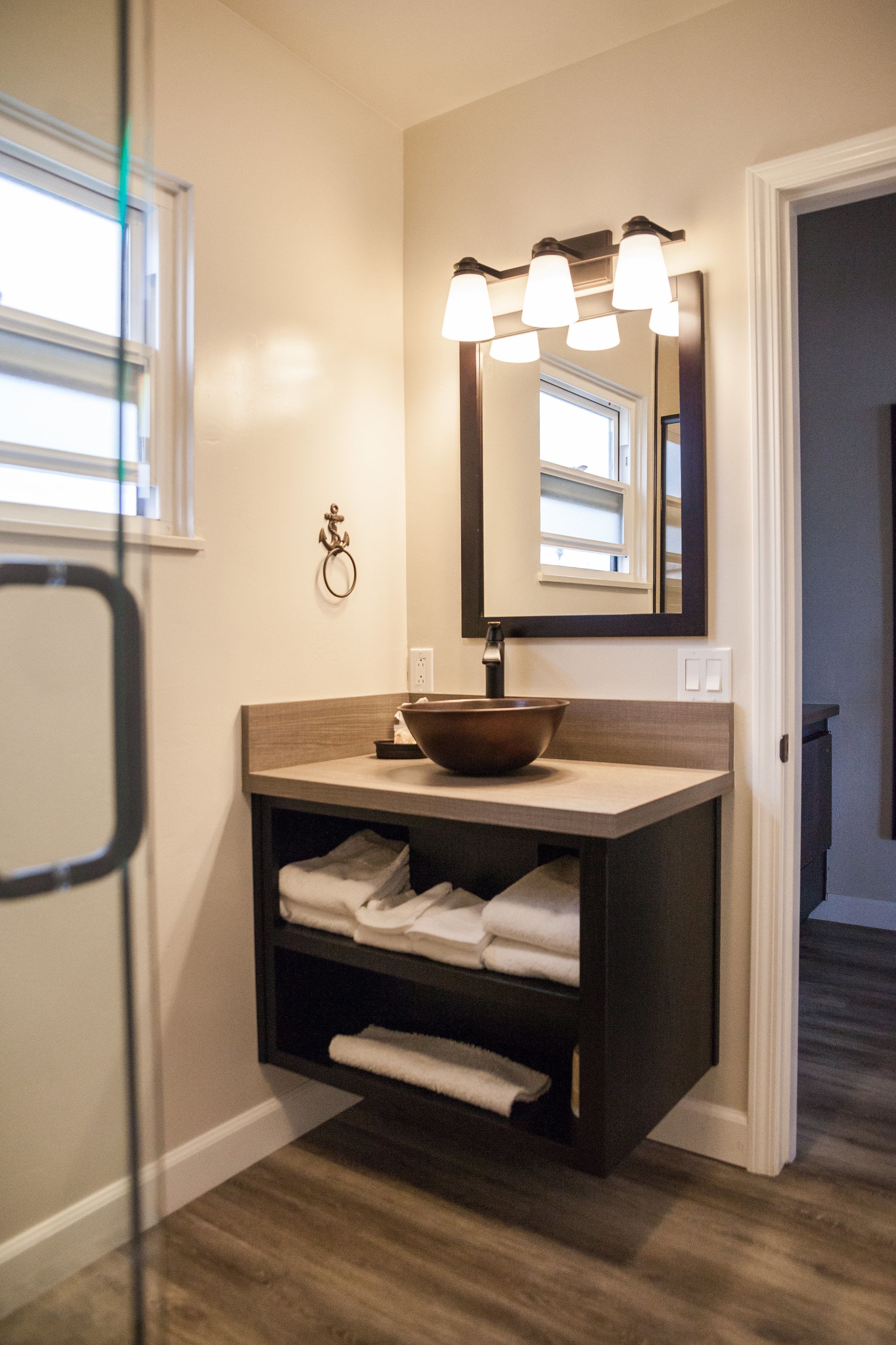 shower, rainfall showerhead, free toiletries, hair dryer