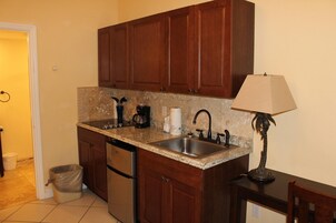 微波炉、茶具/咖啡用具、烤面包机、纸巾