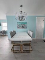 Premier King Room with Kitchenette | In-room dining