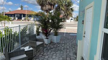 Studio, 1 King-Bett | Terrasse/Patio