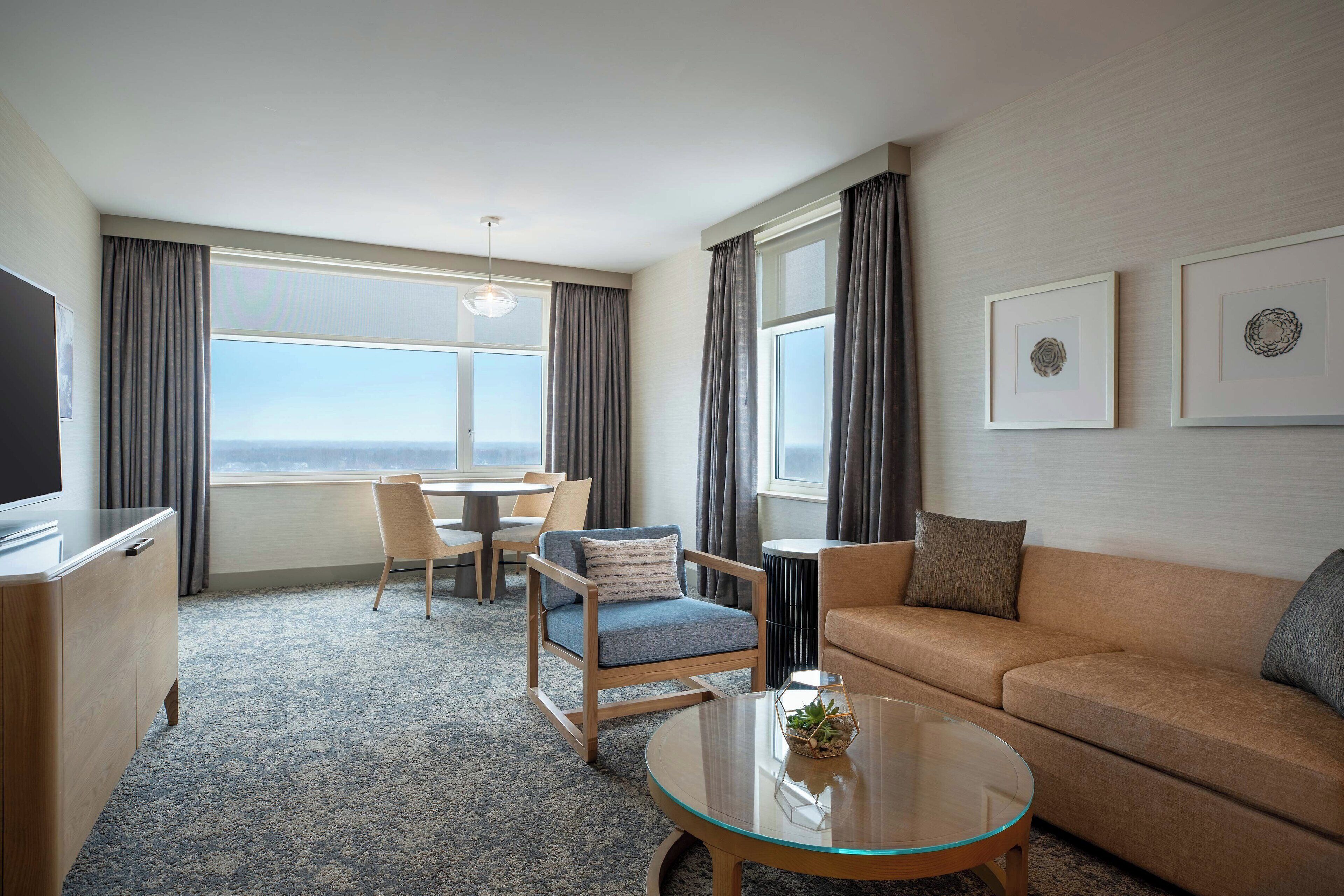 executive suite, 1 king bed with sofa bed | 1 bedroom, premium bedding, down duvets, pillow-top beds