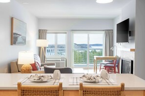 Habitación Premium | Ropa de cama hipoalergénica, caja fuerte, decoración individual