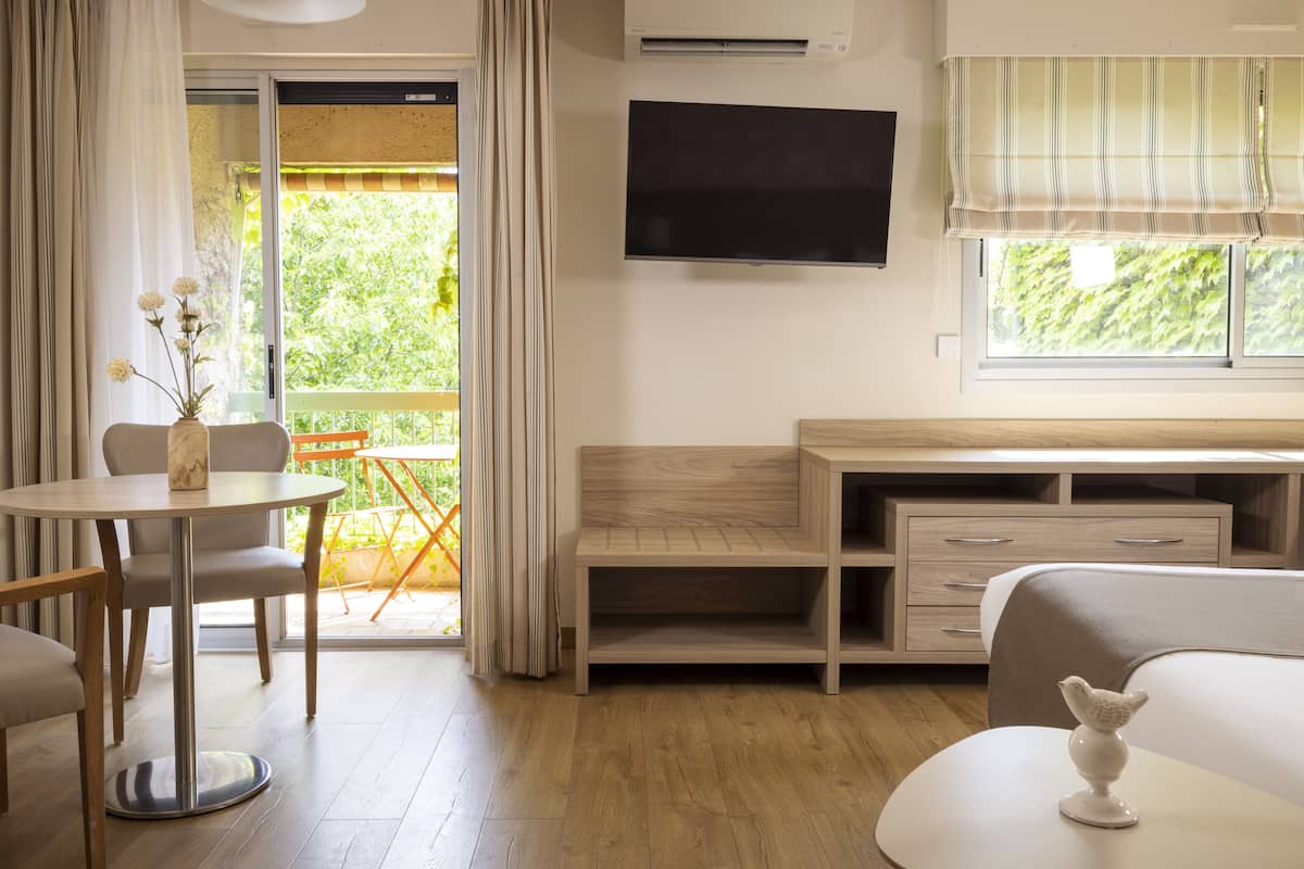 premium bedding, individually decorated, desk, blackout curtains