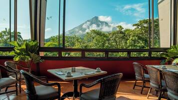 Ilmainen päivittäinen täysi aamiainen