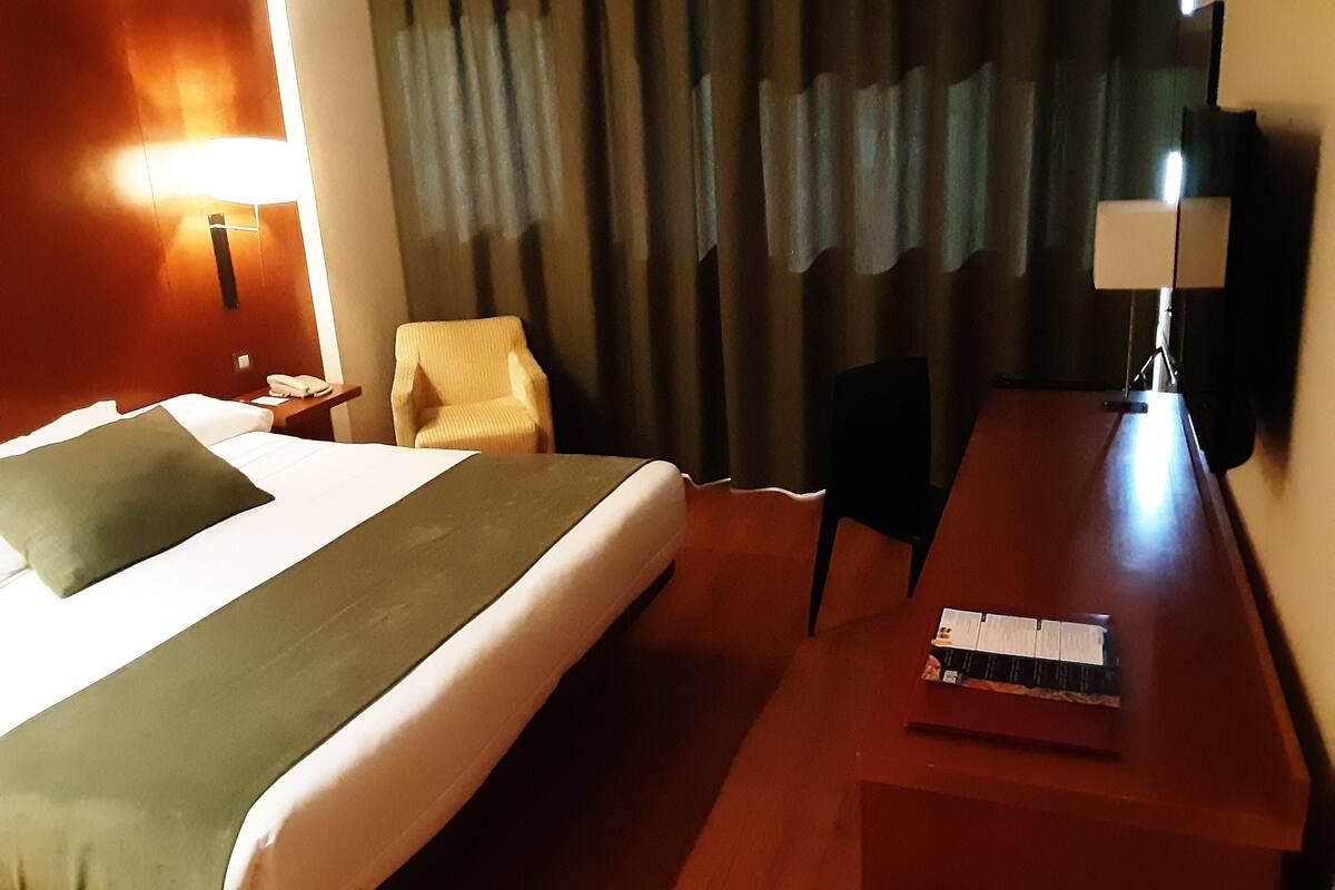 1 bedroom, select comfort beds, minibar, in-room safe