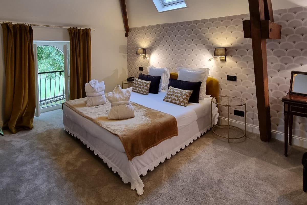 premium double room (supérieure) | 1 bedroom, premium bedding, in-room safe, individually decorated