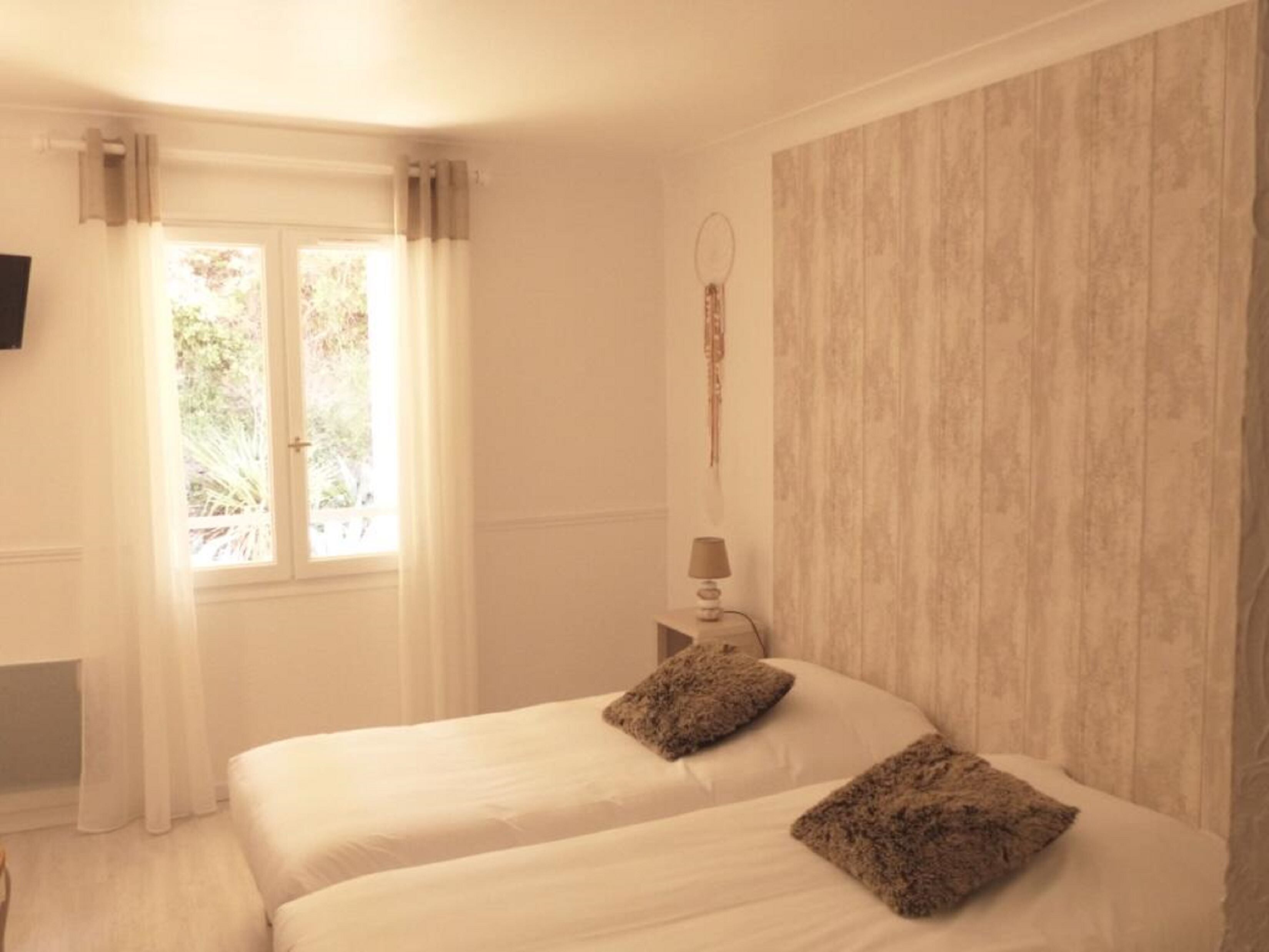 Premium bedding, Select Comfort beds, in-room safe, desk