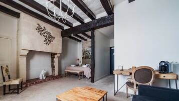 Comfort vierpersoonskamer, 1 slaapkamer | Luxe beddengoed, individueel gedecoreerd, een laptopwerkplek