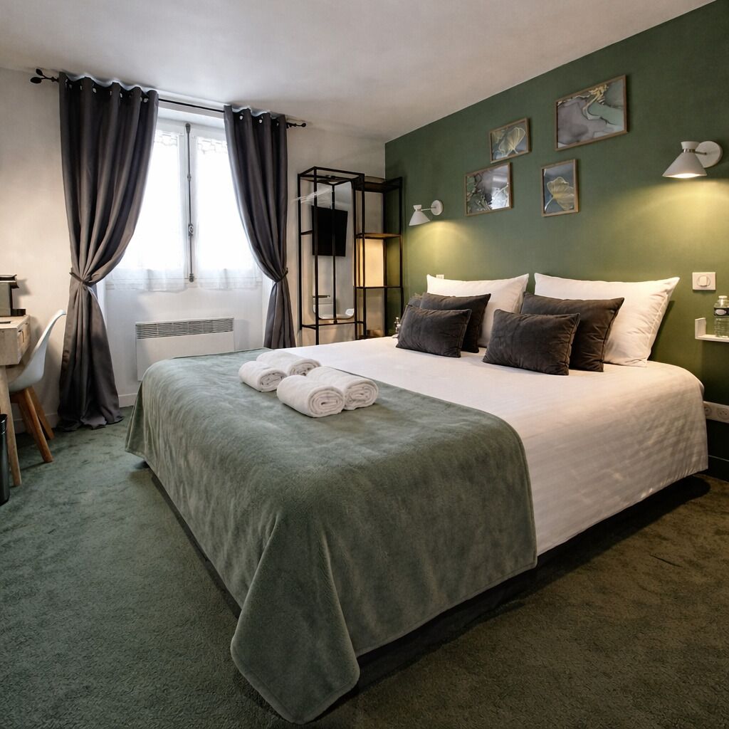 Classic Double Room, 1 Double Bed | Premium bedding, individually decorated, laptop workspace