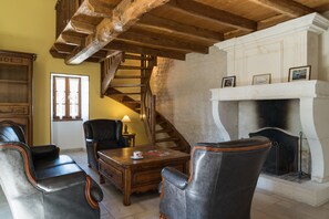 Lobby lounge - Le Relais de Saint-Preuil, The Originals Relais (Vignes du Cognac) (Saint-Preuil)