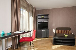 Apartment | Living area | TV - Residhome Metz Lorraine (Metz)