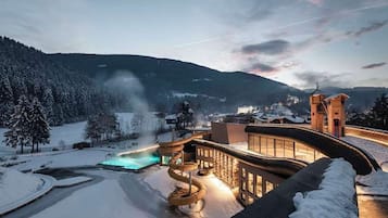 Indoor pool, outdoor pool