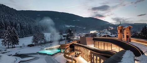 Indoor pool, outdoor pool