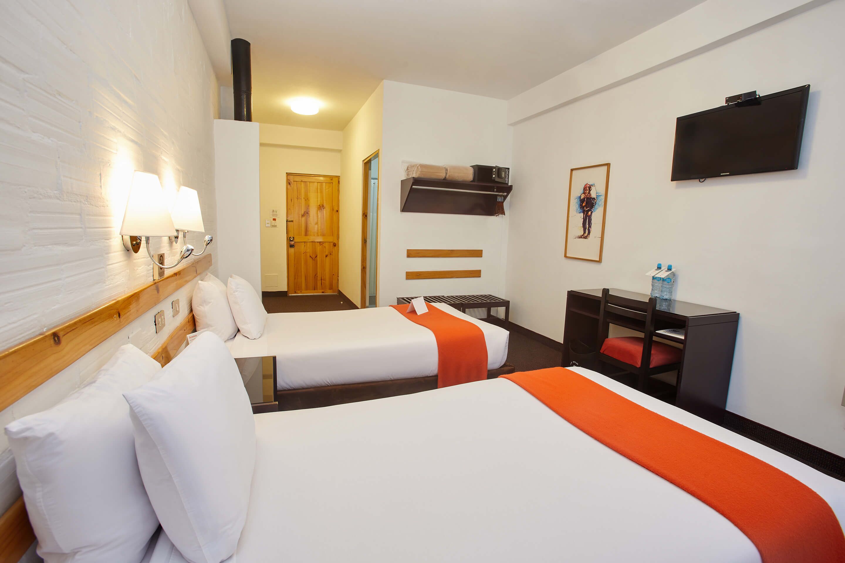 traditional room (2 twin beds) | 1 bedroom, premium bedding, in-room safe, desk