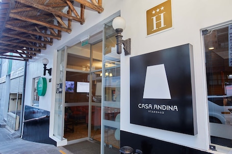 Fachada da propriedade. Casa Andina Standard Puno
