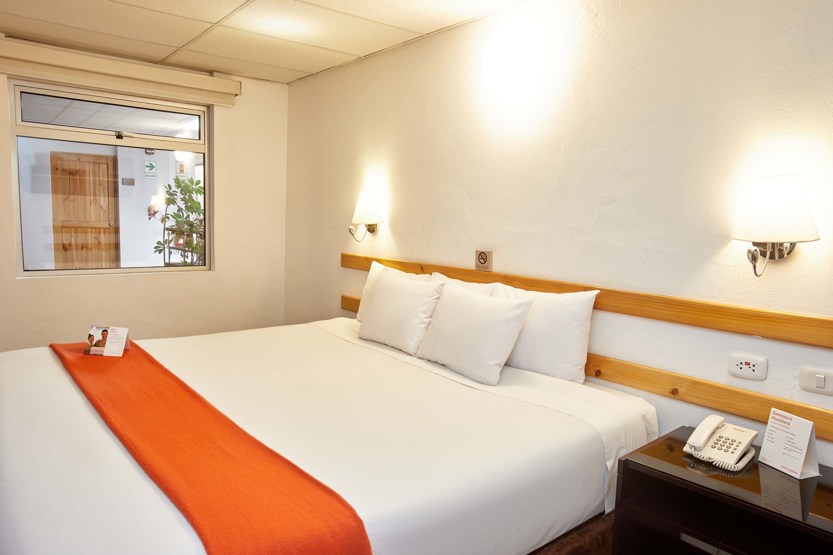 traditional room, 1 queen bed | 1 bedroom, premium bedding, in-room safe, desk