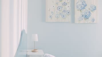 Double or Twin Room | Minibar, in-room safe, desk, free cots/infant beds