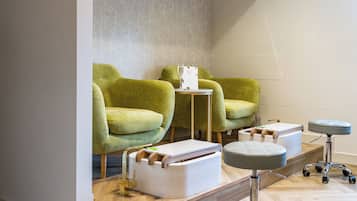 Soins corporels, soins d'aromathérapie, massages aux pierres chaudes