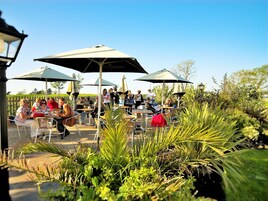 Área de parrillas y picnic