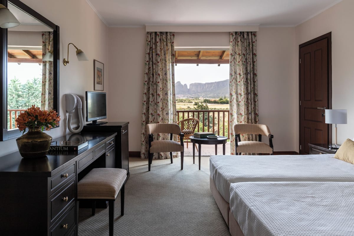 interconnecting twin rooms | hypo-allergenic bedding, down duvets, in-room safe, desk