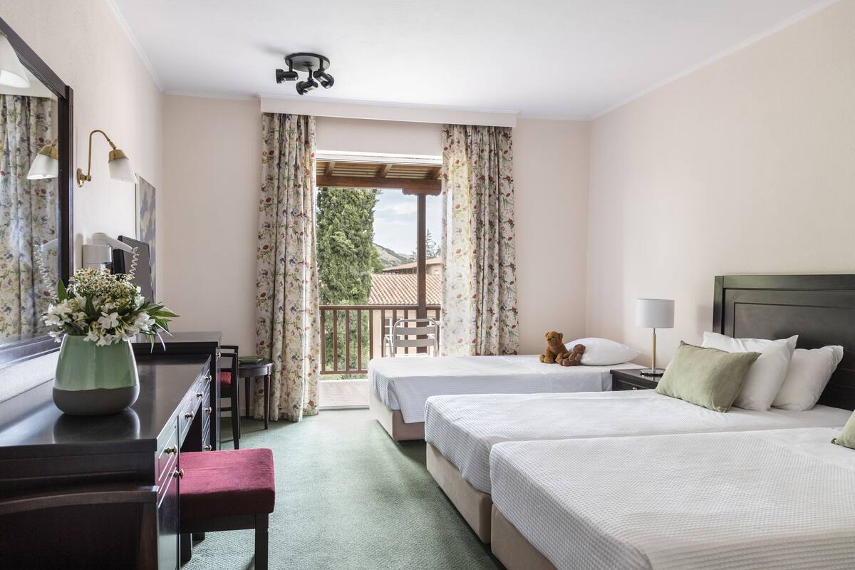 classic double room | hypo-allergenic bedding, down duvets, in-room safe, desk