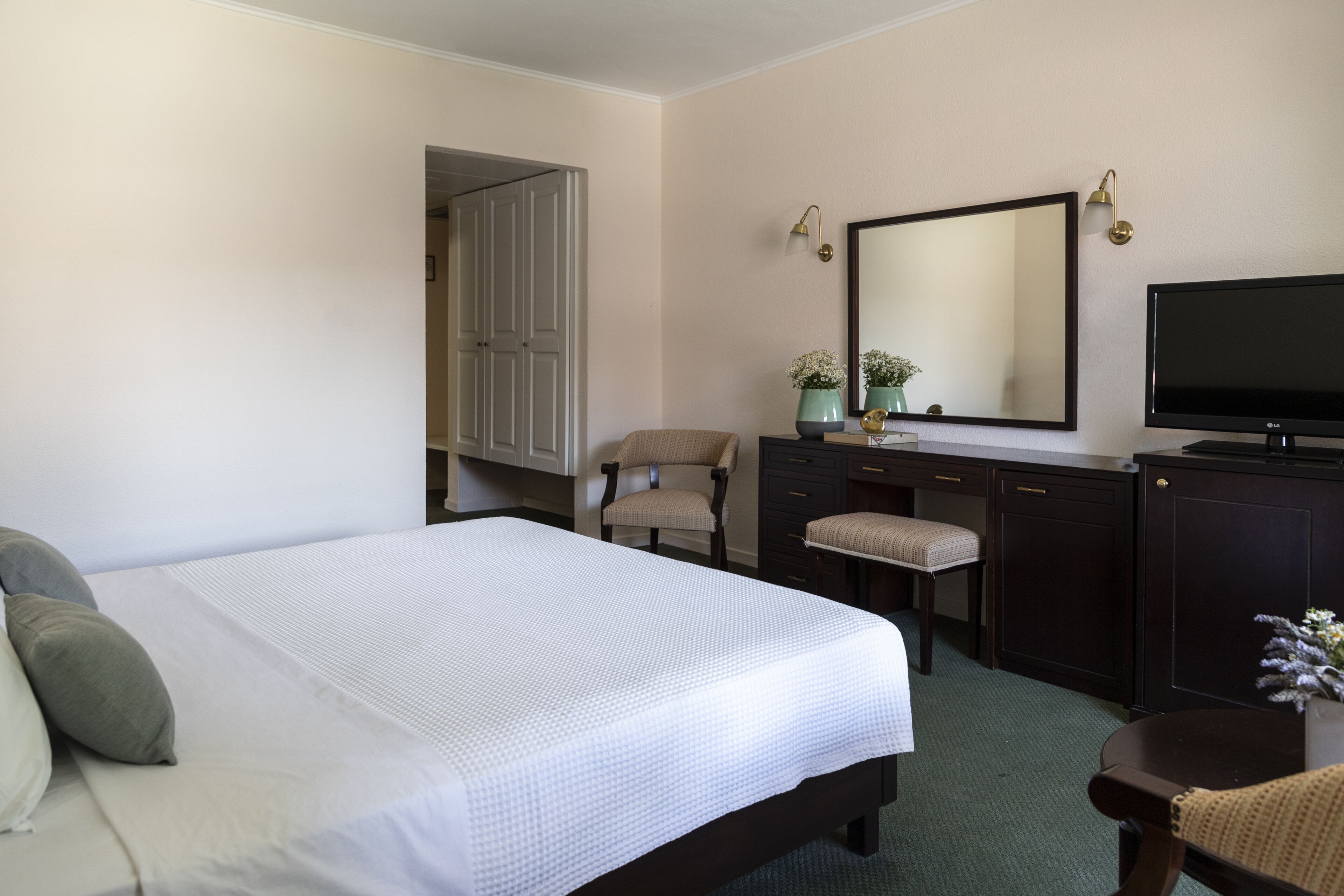 classic double room | hypo-allergenic bedding, down duvets, in-room safe, desk