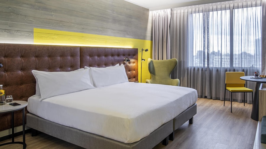 Pullman Santiago El Bosque