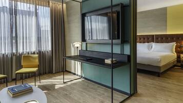 Minibar, in-room safe, desk, laptop workspace