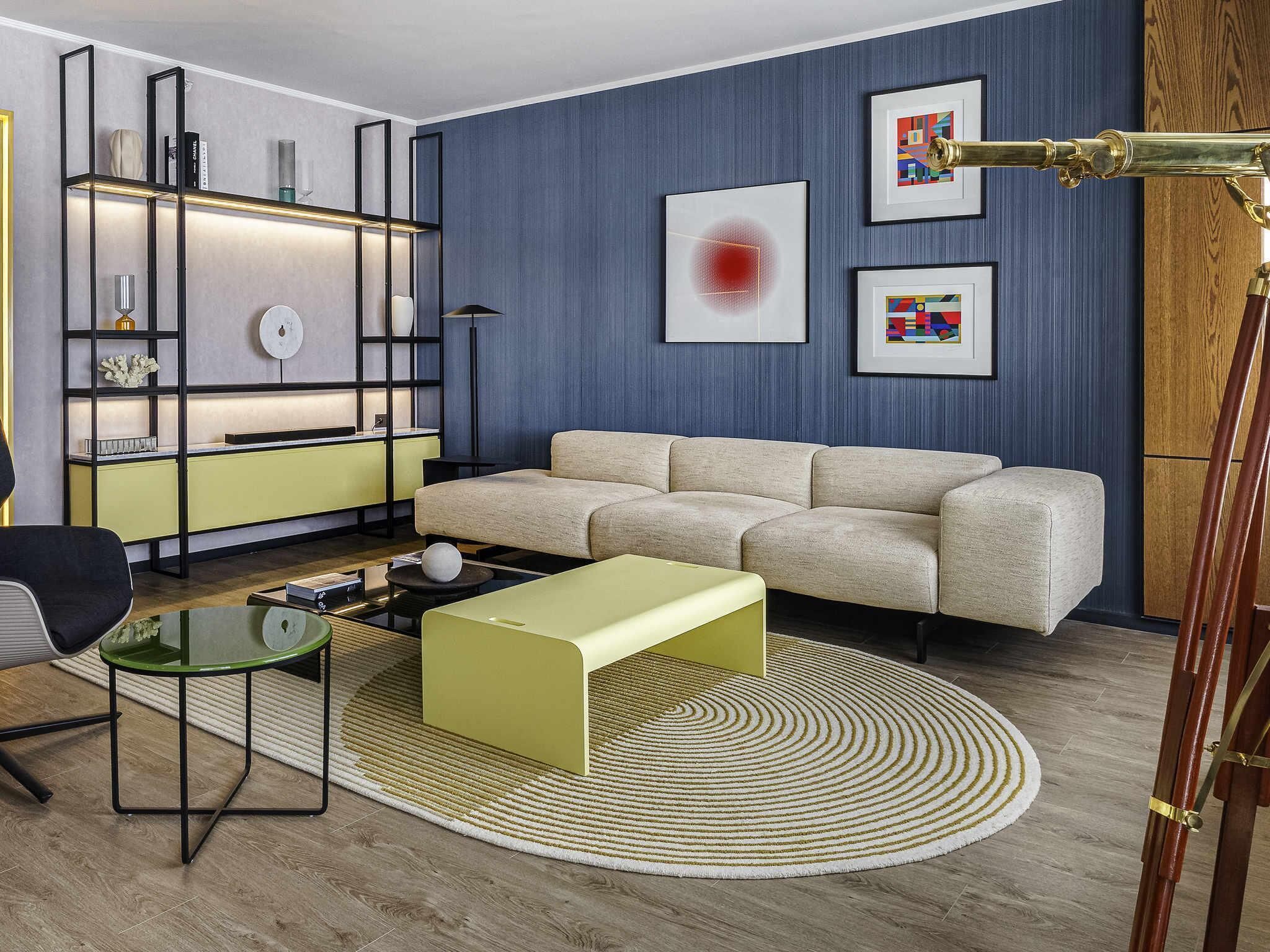 Suite présidentielle, 1 très grand lit | Minibar, coffre-fort, bureau