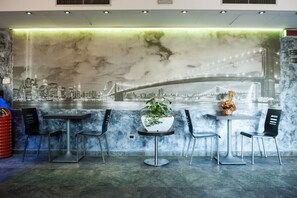 Bar (on property) - Orange Motel (Vergiate)
